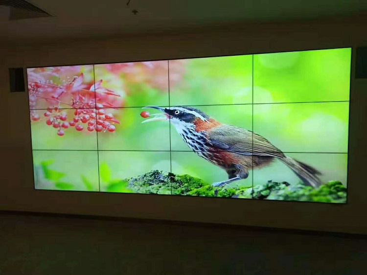 深圳龙岗赛格广场液晶拼接屏项目案例