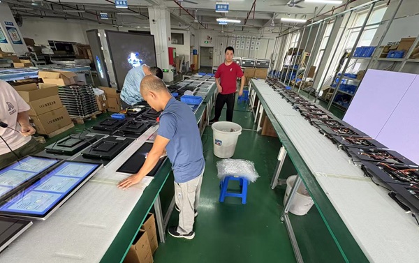 华邦瀛21.5寸广告机助力北京社区治安宣传