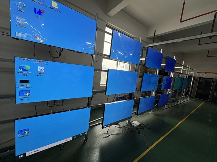 液晶拼接屏厂家生产 (2).jpg 液晶拼接屏厂家生产 (2).jpg