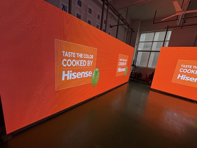 P2.976 LED租赁屏工厂测试实拍-严苛质检流程揭秘 | 华邦瀛