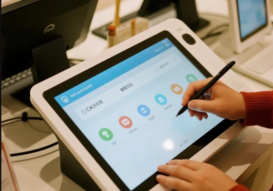 触摸一体机设备运行卡顿、反应慢如何解决？